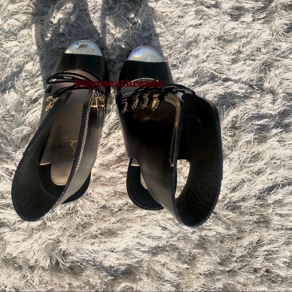 Christian Louboutin Troubida 120 Lace Front Pump🎀 - Picture 5 of 16